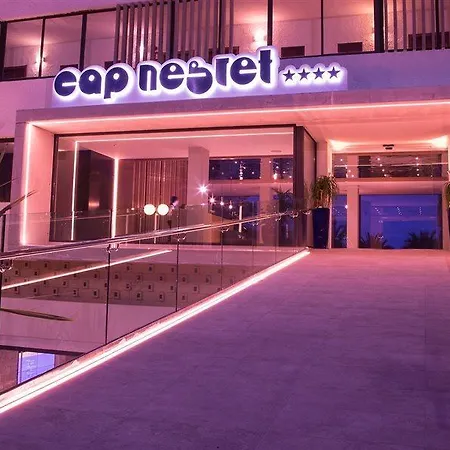 Cap Negret 4*